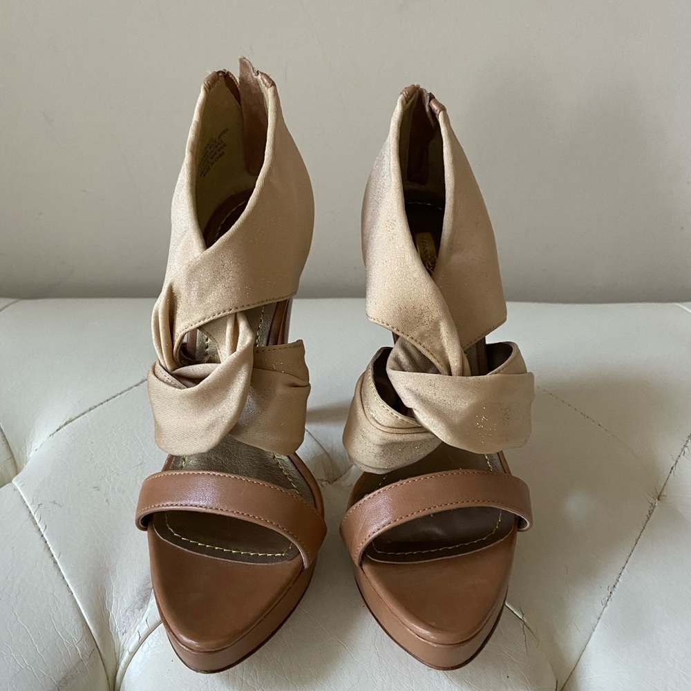 Report Signature “Charles” heels